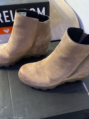 SOREL Women’s Taupe Zip-Back Casual Boots